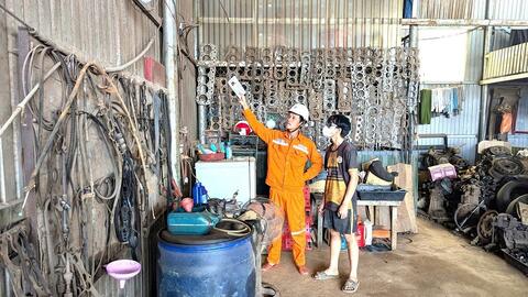 EVNCPC đẩy mạnh tuyên truyền, kiểm tra an toàn điện, phòng chống cháy nổ