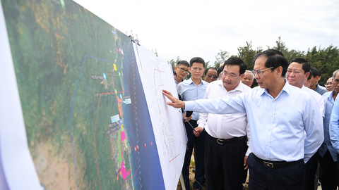 Phó Thủ tướng Bùi Thanh Sơn làm việc với tỉnh Khánh Hòa về các nhà máy điện hạt nhân