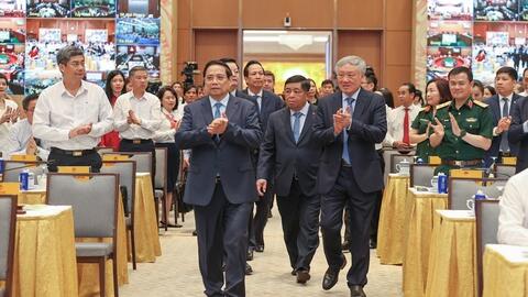 Bộ đội, công an và tinh thần 'vì dân' trong mỗi ngôi nhà mới