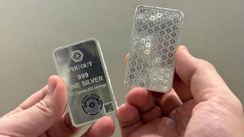 Giá bạc hôm nay 18/7/2025: Bạc nối đà giảm