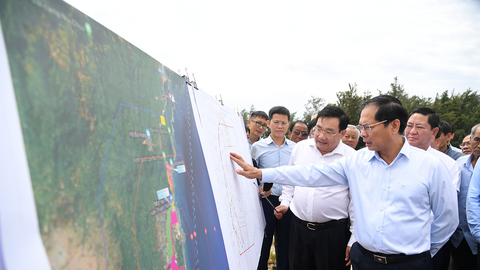 Phó Thủ tướng Bùi Thanh Sơn làm việc với tỉnh Khánh Hòa về các nhà máy điện hạt nhân