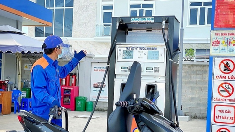 Giá xăng dầu hôm nay 29/07/2025: Giá dầu đảo chiều tăng