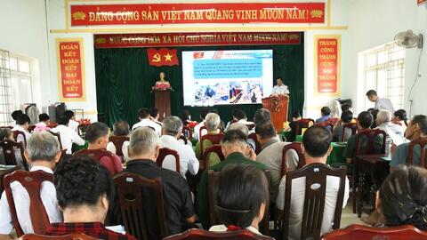 Vùng Cảnh sát biển 2 phát động thi đua chống khai thác hải sản IUU