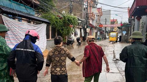 Thanh Hóa: Khẩn cấp di dời người dân đến nơi an toàn tránh bão