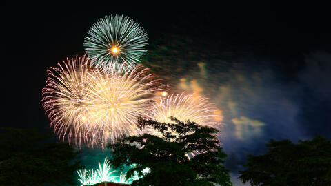 Pháo hoa rực sáng, khép lại hành trình 80 năm đầy tự hào