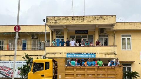 Miễn phí đường bộ cho xe chuyển hàng cứu trợ: Nghĩa cử cao đẹp