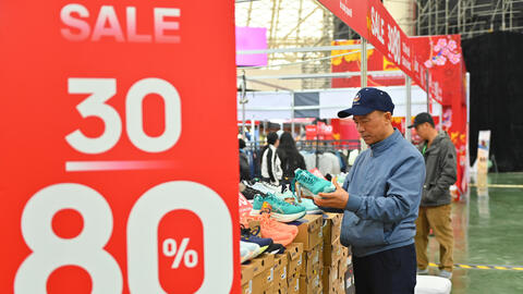 Giảm giá sâu đến 80%, Hội chợ Mùa Xuân kích cầu mua sắm cuối năm