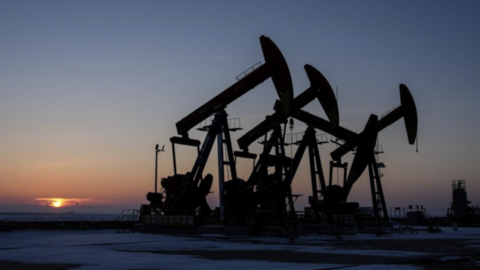 Giá dầu tăng trở lại nhờ yếu tố cung - cầu 