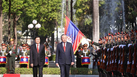 Lễ đón trọng thể Tổng Bí thư Tô Lâm tại thủ đô Viêng Chăn của CHDCND Lào