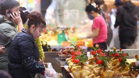 Thị trường thực phẩm dịp Rằm tháng Giêng ổn định, nguồn cung dồi dào