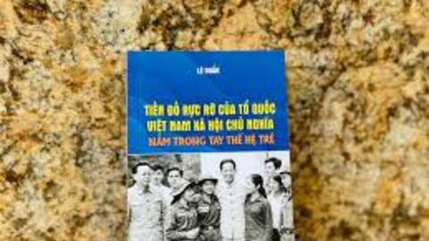 Ra mắt sách 'Tiền đồ rực rỡ của Tổ quốc Việt Nam xã hội chủ nghĩa nằm trong tay thế hệ trẻ'