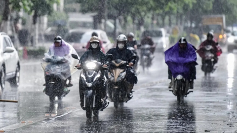 Bắc Bộ và Nam Bộ có mưa dông, Trung Bộ ngày nắng