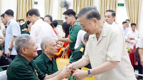 Tổng Bí thư, Chủ tịch nước: Tiếp tục rà soát, giải quyết đầy đủ chính sách đối với người có công và thân nhân