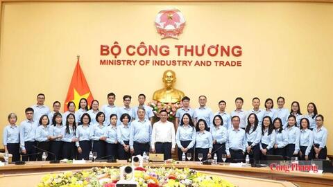 Cuốn sách không bán và câu trả lời cho văn hóa công vụ