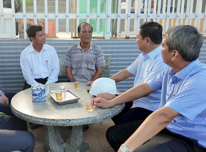 Trần Quốc Nam - Chủ tịch UBND tỉnh thăm người dân vùng dự án điện hạt nhân Ninh Thuận 2