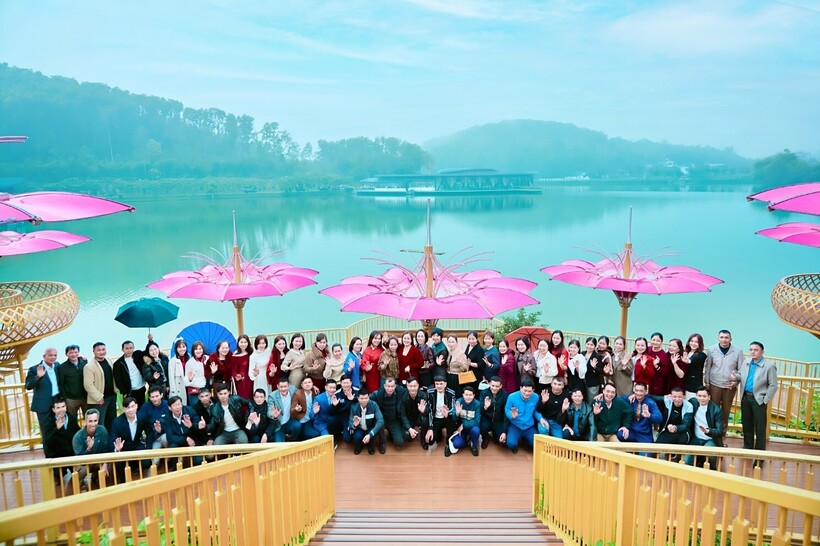 LAMORI một điểm chạm – vạn tinh hoa