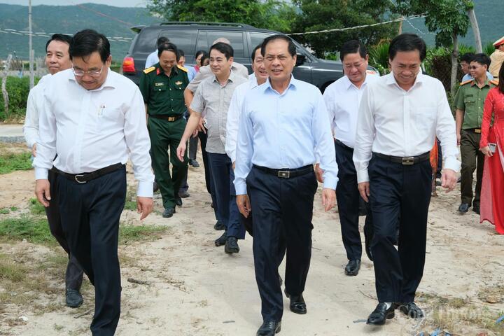Phó Thủ tướng Chính phủ Bùi Thanh Sơn dẫn đầu Đoàn công tác Trung ương tới thăm, kiểm tra thực tế các địa điểm quy hoạch Nhà máy điện hạt nhân Ninh Thuận 2