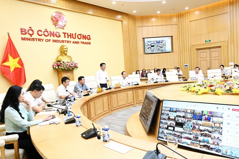 Hội nghị trực tuyến tập huấn về phân quyền, phân cấp và phân định thẩm quyền trong các lĩnh vực quản lý Nhà nước của Bộ Công Thương, tháng 6/2025 - Ảnh: Cấn Dũng