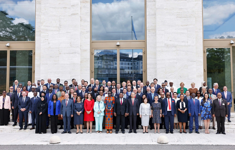 Các đại biểu tham dự Hội nghị các Chủ tịch Quốc hội thế giới lần thứ 6 chụp ảnh lưu niệm