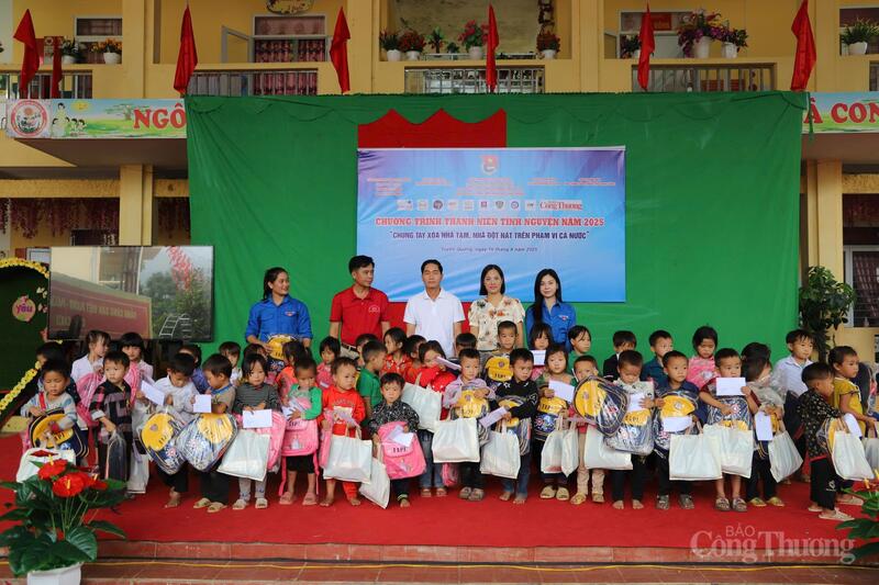 Phong trào tuổi trẻ Công Thương vì cộng đồng chung tay mang mái ấm đến Tuyên Quang - 4