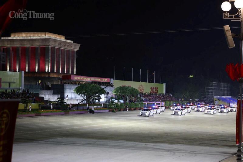 Buổi hợp luyện với sự tham gia của hơn 16.000 cán bộ, chiến sĩ của các đơn vị của quân đội, công an, cùng hệ thống vũ khí, khí tài hiện đại, với 43 khối đi, 18 khối đứng. Trong đó, đơn vị quân đội gồm 26 khối đi, 11 khối đứng, 6 khối xe pháo quân sự; công an có 17 khối đi, 7 khối đứng và 8 khối xe đặc chủng