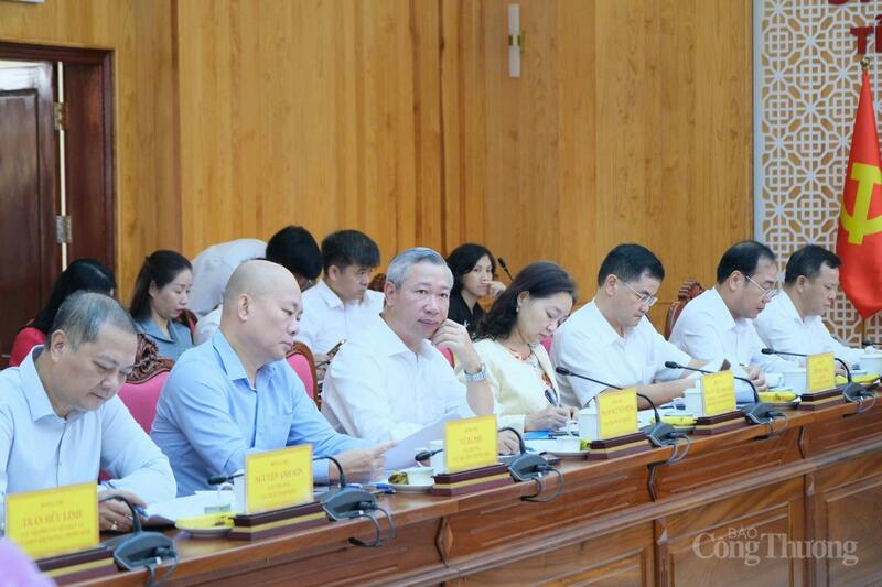 Lãnh đạo Văn phòng, các Cục, Vụ thuộc Bộ Công Thương