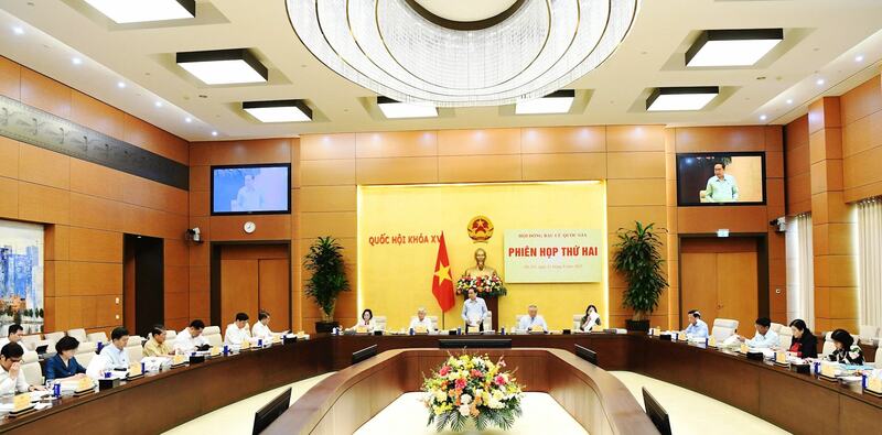 Toàn cảnh phiên họp. Ảnh: Lâm Hiển