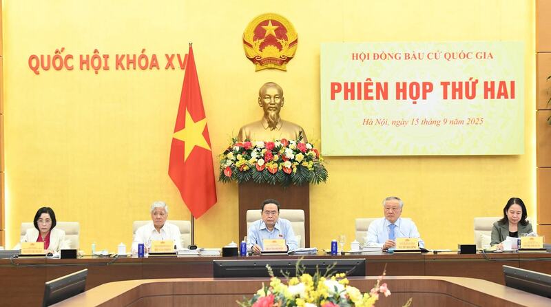 Hội đồng Bầu cử quốc gia tổ chức Phiên họp thứ hai dưới sự chủ trì của Chủ tịch Quốc hội Trần Thanh Mẫn. Ảnh: Lâm Hiển