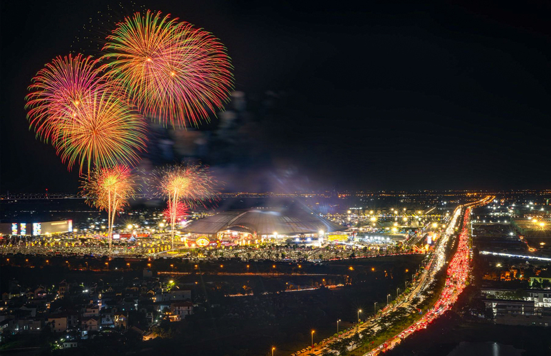 Ban tổ chức triển lãm thành tựu đất nước 80 năm Hành trình Độc lập - Tự do - Hạnh phúc cho rằng màn pháo hoa nghệ thuật bừng sáng bầu trời Hà Nội như những ngọn lửa thắp lên niềm tin cho trang sử mới của dân tộc. Đây sẽ là trang sử được viết bằng trí tuệ, khát vọng của hàng triệu trái tim Việt Nam.