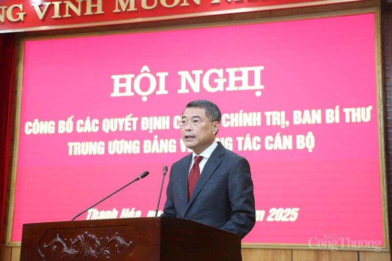 Trưởng ban Tổ chức Trung ương Lê Minh Hưng phát biểu tại hội nghị