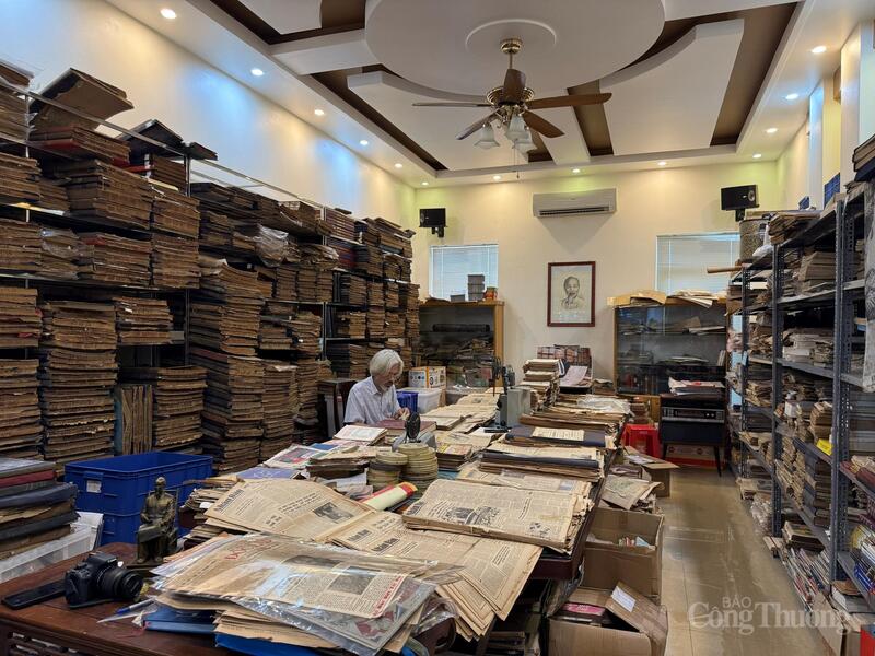 Phòng sưu tầm của ông Nguyễn Phi Dũng. Ảnh: Minh Trang