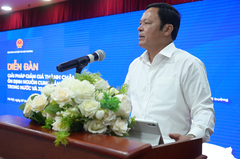 Ông Tạ Văn Tường, Phó Giám đốc Sở Nông nghiệp và Môi trường Hà Nội chia sẻ tại Diễn đàn. Ảnh: NNVN