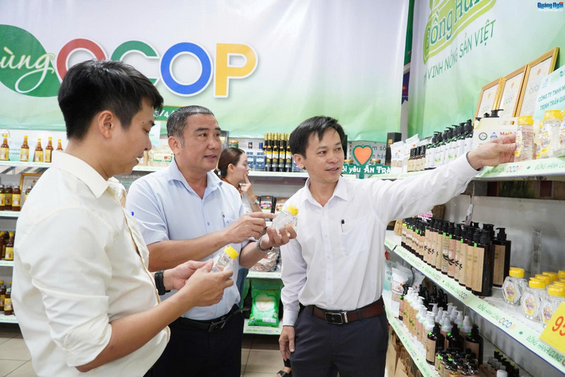 Dù có rất nhiều sản phẩm đạt tiêu chuẩn OCOP 3 sao nhưng lại có ít sản phẩm vào được siêu thị do không đáp ứng đủ yêu cầu về tiêu chuẩn. Ảnh: Nguyễn Dương.