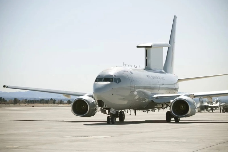 Kết hợp giữa khung thân Boeing 737 và công nghệ radar tiên tiến, E-7 Wedgetail khẳng định vị thế máy bay cảnh báo sớm hàng đầu thế giới. Ảnh: Army Recognition