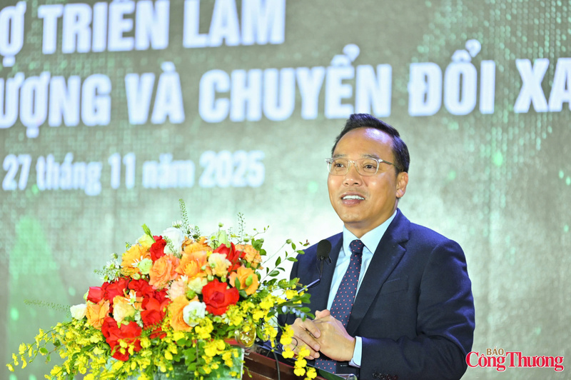 Thứ trưởng Nguyễn Hoàng Long phát biểu khai mạc sự kiện. Ảnh: Nam Nguyễn