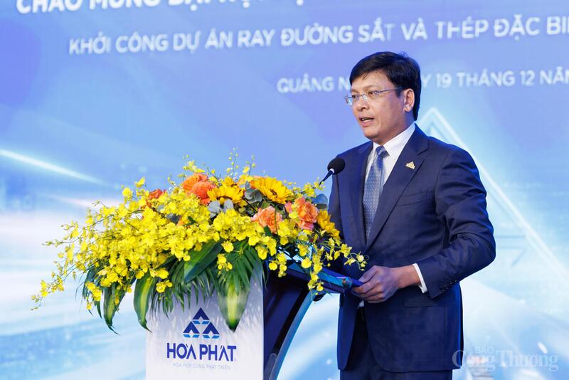 Ông Mai Văn Hà, Giám đốc Công ty Cổ phần Ray và Thép đặc biệt Hòa Phát Dung Quất cho biết, Nghị định 319 tạo ra thời cơ ngàn năm có một để xây dựng ngành công nghiệp đường sắt do người Việt Nam làm chủ.