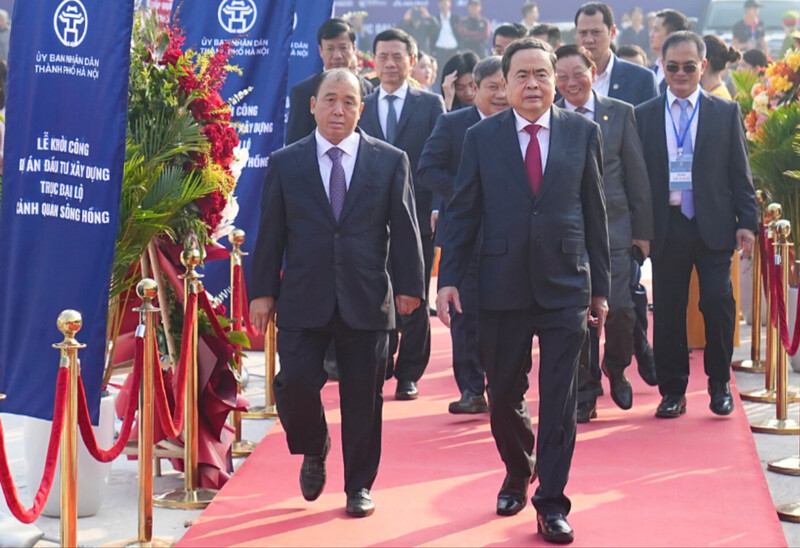 Chủ tịch Quốc hội Trần Thanh Mẫn dự Lễ khởi công Dự án đầu tư xây dựng trục Đại lộ cảnh quan sông Hồng. Ảnh: Thanh Hiếu