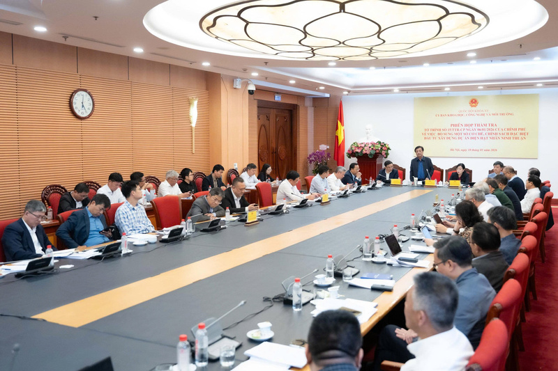 Phó Chủ tịch Quốc hội Lê Minh Hoan dự phiên họp thẩm tra dự thảo Nghị quyết về bổ sung một số cơ chế, chính sách đặc biệt đầu tư xây dựng Dự án điện hạt nhân Ninh Thuận