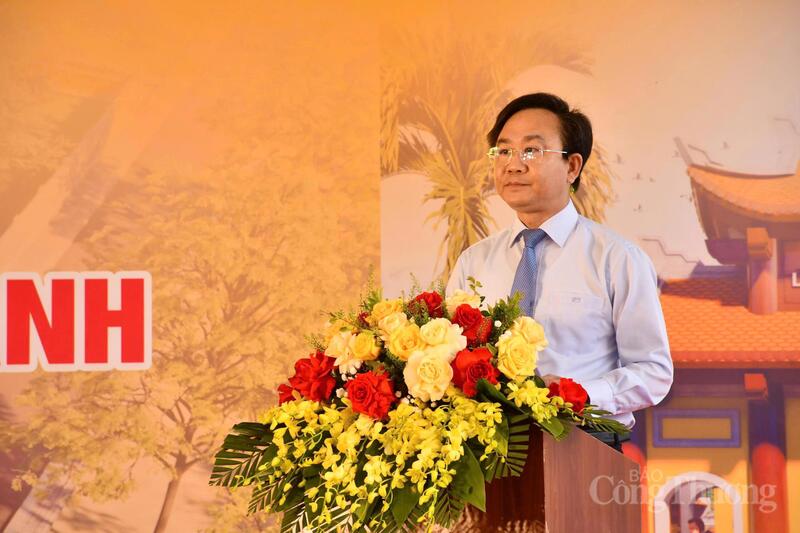 Đại diện lãnh đạo UBND tỉnh Quàng Trị phát biểu tại buổi lễ