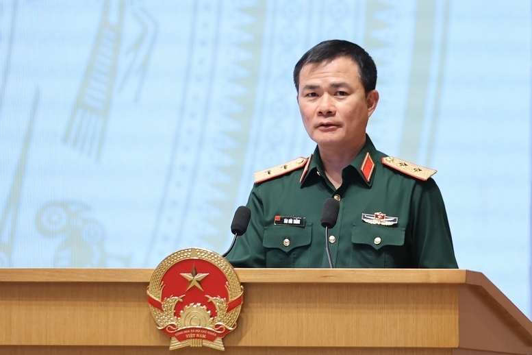 Ông Tào Đức Thắng - Chủ tịch kiêm Tổng Giám đốc Tập đoàn Công nghiệp - Viễn thông Quân đội (Viettel) phát biểu tại hội nghị. Ảnh: VGP/Nhật Bắc