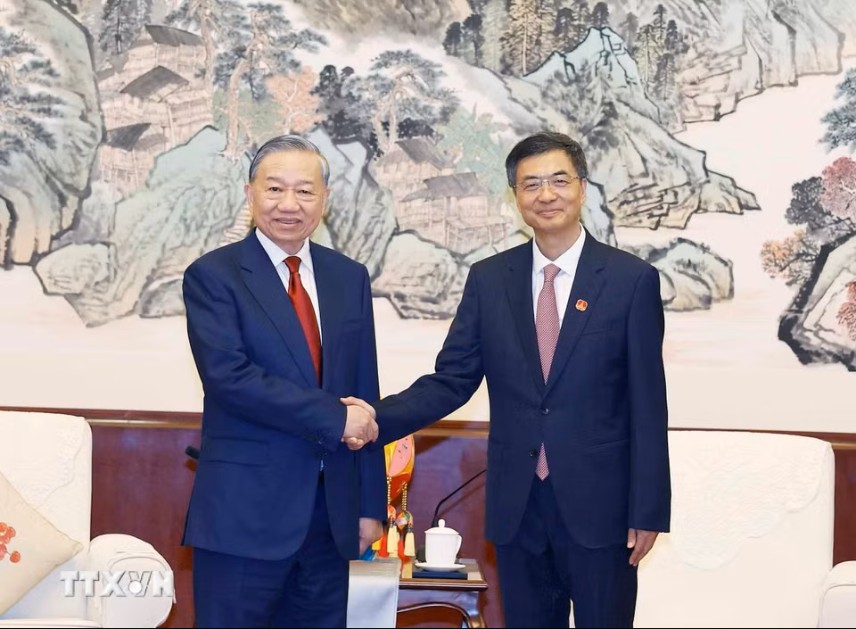 tong-bi-thu-chu-tich-nuoc-to-lam-hoi-kien-dong-chi-tran-cuong-uy-vien-trung-uong-dang-bi-thu-khu-uy-khu-tu-tri-dan-toc-choang-quang-tay-1604-1-1776353835932717796178.png