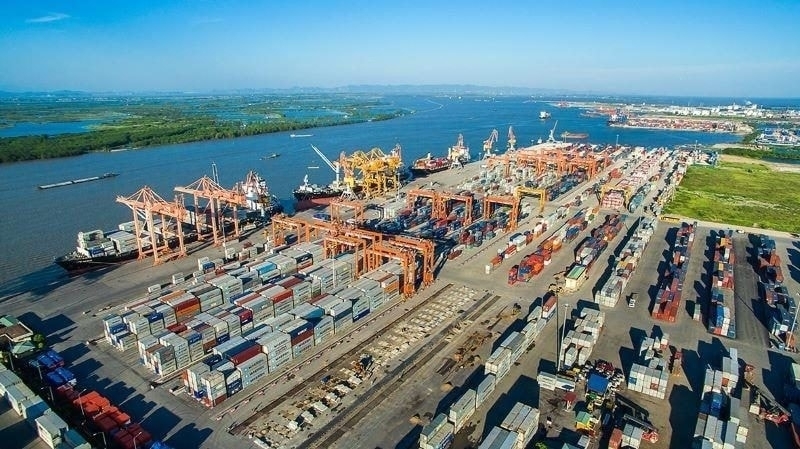 UBND TP. Đồng Nai đã rà soát, bổ sung và hoàn thiện dự thảo Nghị quyết của Quốc hội về một số cơ chế, chính sách đặc thù phát triển thành phố, trong đó có nhiều cơ chế về đầu tư, tài chính, quy hoạch và khu thương mại tự do. Ảnh: Cảng Đồng Nai.