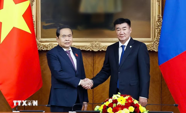 Chủ tịch Quốc hội Trần Thanh Mẫn hội đàm với Chủ tịch Quốc hội Mông Cổ Sandag Byambatsogt. Ảnh: Doãn Tấn/TTXVN