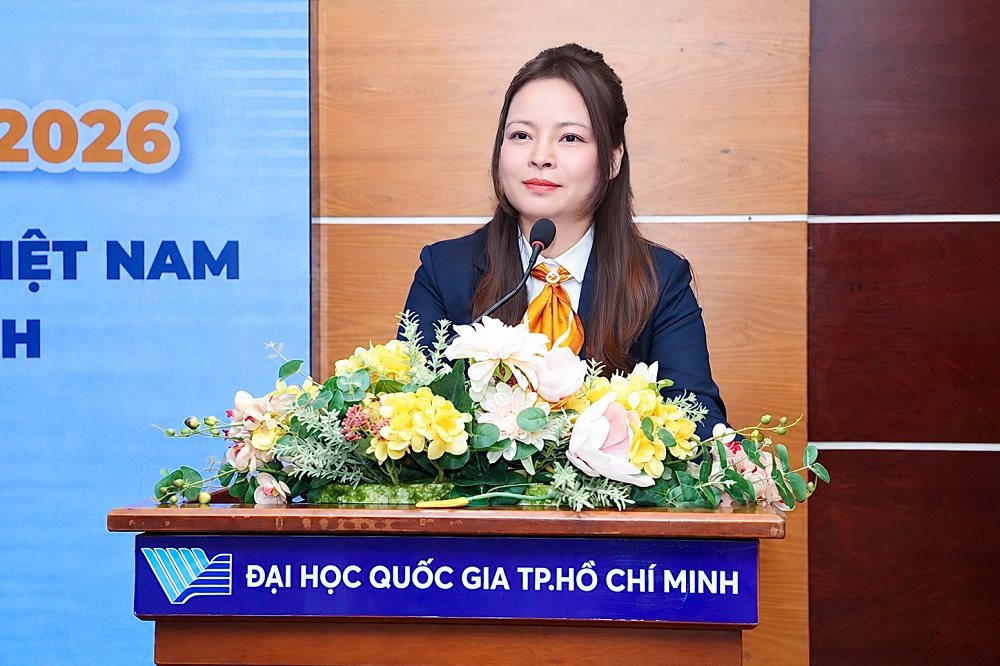 lpbank-trao-gan-1-8-ty-dong-hoc-bong-sau-dai-hoc-cho-dhqg-hcm-2-.jpg