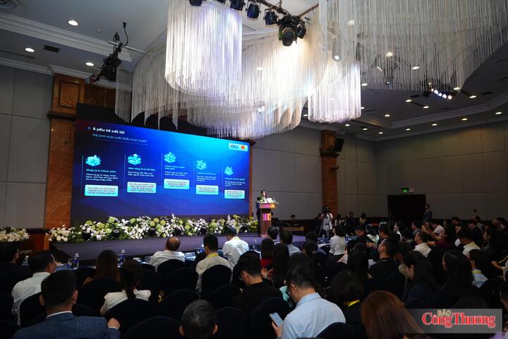 Toàn cảnh Diễn đàn Thương mại điện tử xuyên biên giới 2026.